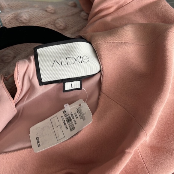 Alexis - Picture 4 of 6